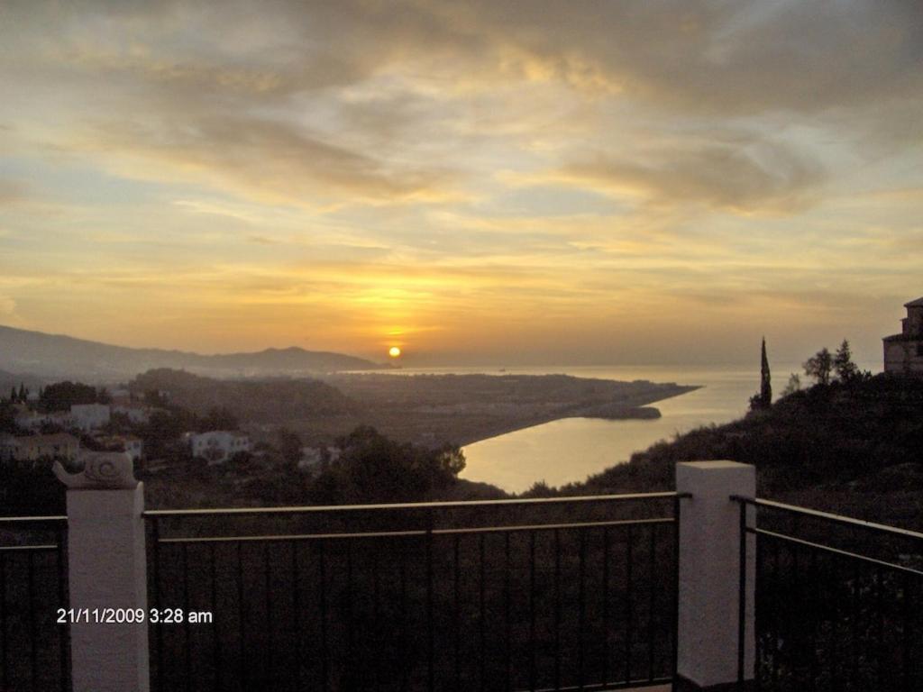 La Torrecica, Con Caracter Andaluz Y Magnificas Vistas Al Mar Y Sierra Nevada Salobreña Exterior foto
